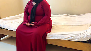 Fucking a Chubby Muslim Mother-in-law Wearing a Red Burqa & Hijab