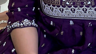 Jija-sali Affair- Aarushi Caught Jijaji Watching Her Pee