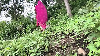 Jungle Mein Apni Biwi Ko Chodte Hue – Desi Bhabhi Ka Romantic Blowjob (Xtremee)