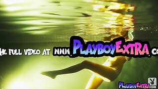 Young girl reveals her slit under the water