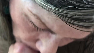 Sexy Mature Wife Sucks and Swallows! Maxxximummilf
