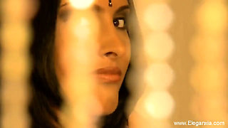 Eleganxia - Sexy Indian MILF from Asia
