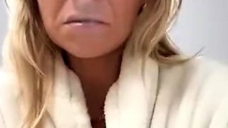 Close up MiLF getting it in the ass