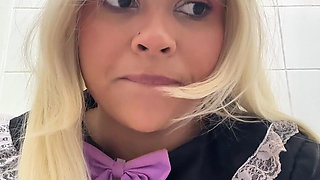 Public Toilet Farts at Cosplay Con - Gassy BBW in Cosplay