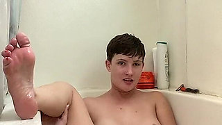 Ahanu Reed Takes a "hot" Shower