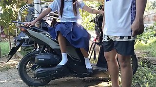 19 YEAR OLD SCHOOLGIRL RIDES A TRIKE DRIVER FUCK IN PUBLIC