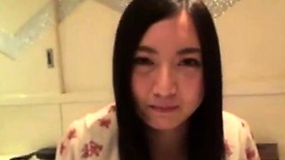 Japanese Amateur Babe Gives JOI