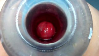 Hot pussy spreading close up for solo toying stunner