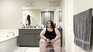 Two Temptations: Plump Paradise Fashion Fiesta (wmv)