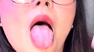 Pinay Solo Masturbation and Clit Play
