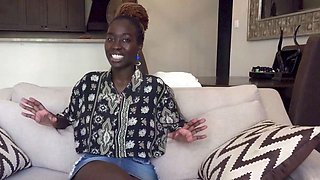 This EBONY AMATEUR brought a resume and a bikini