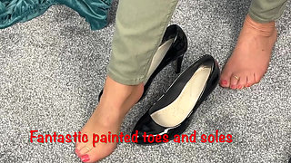 Mrs Mature Feet Strips From Everyday Clothing 416