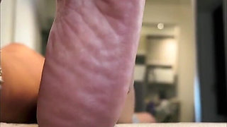Kiffa Makes You Jerk off and Cum for Her Perfect Pink Soles - Wrinkled Soles Tease and JOI Countdown