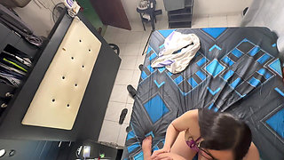 So I Find the Fucking Slut of My Stepbrother Waiting for Me to Fuck