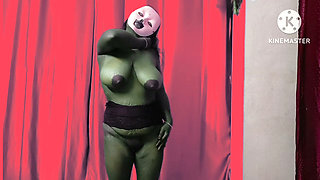 Desi colleage girl showing her huge melons & other assets - full nude show