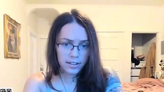 Amateur webcam girl masturbate big dildo