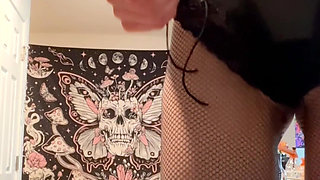 73 Giantess Cooks in Her Tiny Kitchen - French Toast