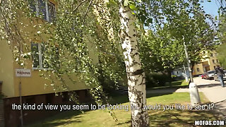 Pickups - Big Natural Rita Peach Gives Stranger a Handjob