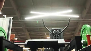 Sexy Training in the Gym in Leggins