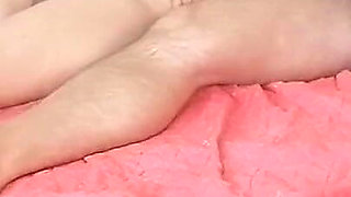 Mateur Wife Gives Me a Handjob and I Cum