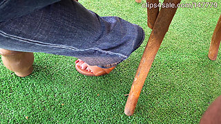 Ebony MILF with Pretty Feet at Saturday Party in Salamander