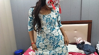 Stepsister, seeing the big stepbrother's thick penis, went crazy