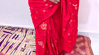 I Had a Great Time Fucking My Desi Stepmom, Who Was Wearing a Beautiful Red Saree Part 1