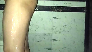 Priya Bhabi Hot Body Show