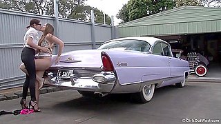 Anne & Lucie Lesbian Outdoor Sex