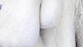 Pussy Rubbing N Cumming