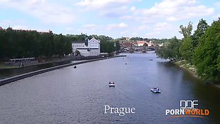 Cum-hungry hardcore teen Susan Ayn rides tourist's fat dick in her flat