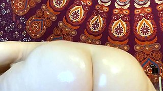 Amateur brunette chick toying her ass and pussy on webcam