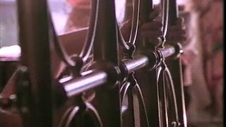 Gloryhole amateur blowjob followed with a cumshot