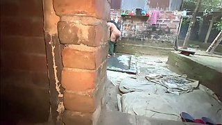 Beautiful Bangladeshi Bhabhi Chudlam in the rain