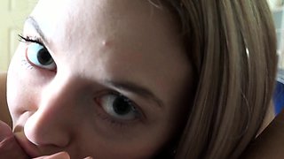 Amateur brunette teen blowjob and cumshot
