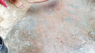 Beautiful Bhabhi Bathing Video Viral